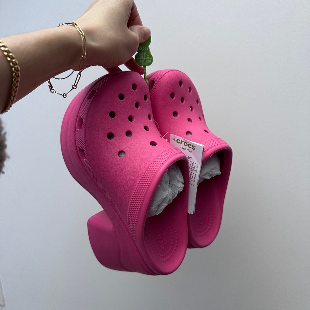NWT crocs hot pink siren clog